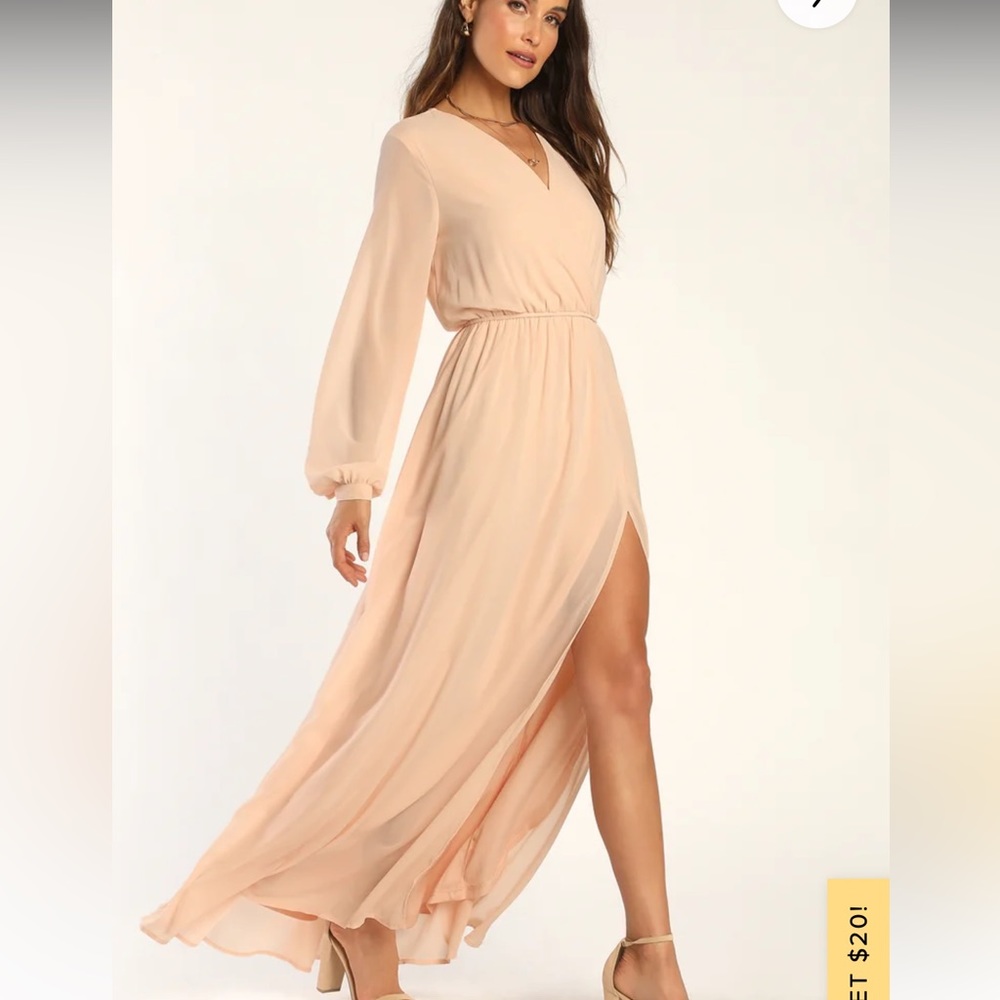 Lulus Blush Maxi dress with Slit Size M - Only worn once